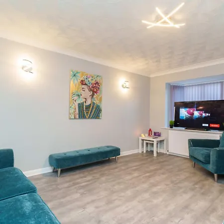 House With Free Parking יורק