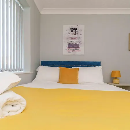 House With Free Parking Holiday home