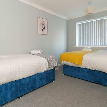House With Free Parking * York