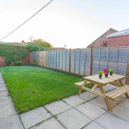 House With Free Parking Holiday home York